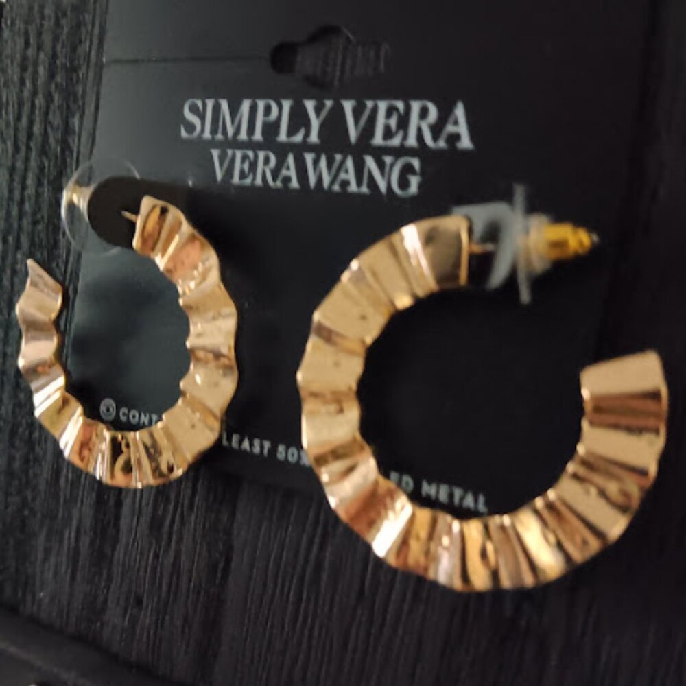 VERA WANG Mod/Contemporary Gold Ripple Textured Hoop Earrings**NEW!